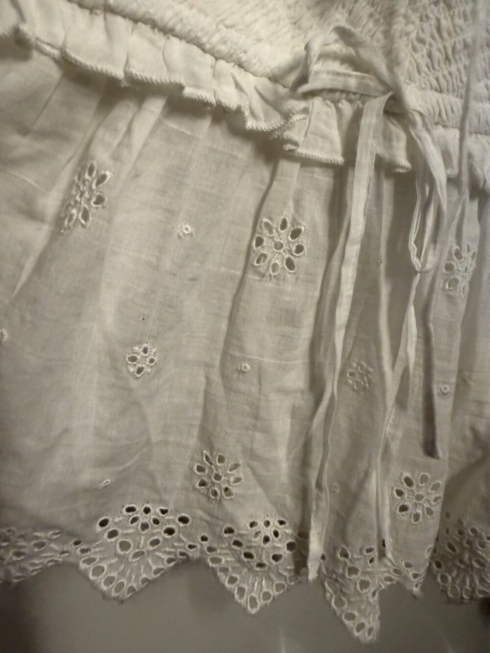 American Eagle White Smocked Eyelet Tie Front Peplum Cami Large - Picture 4 of 9